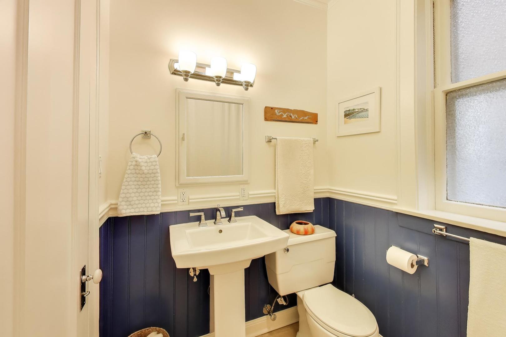 811 Ridge Avenue Unit: 2