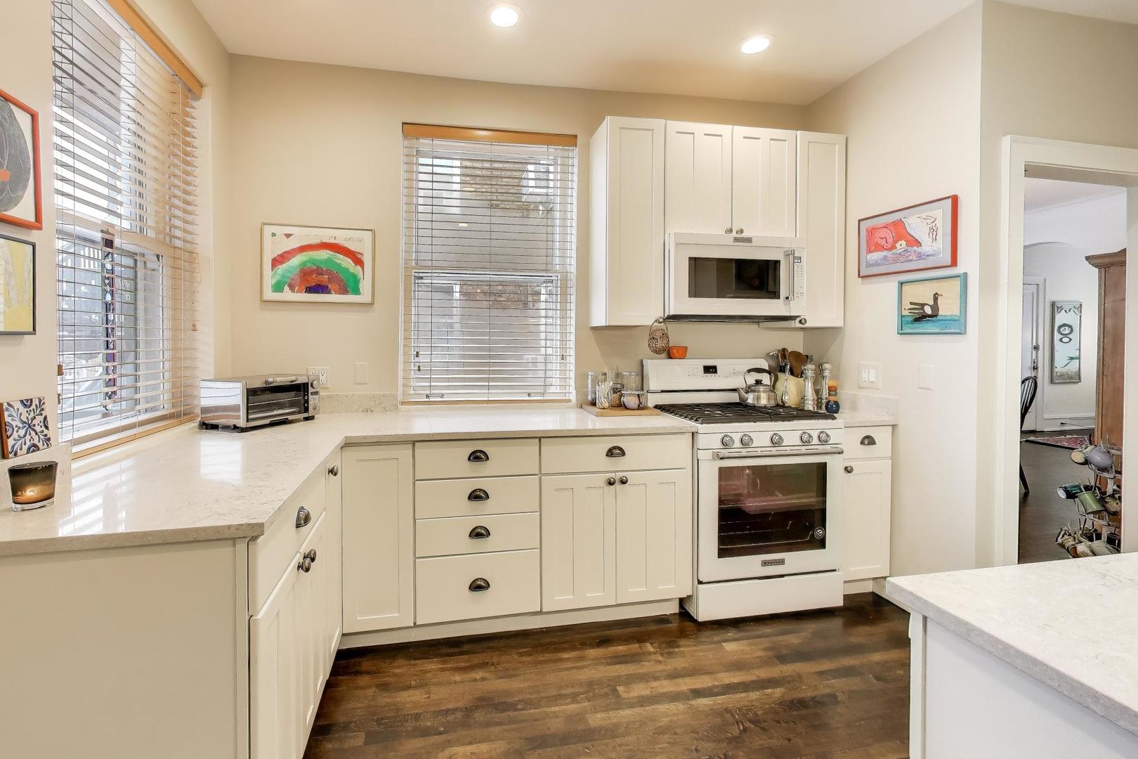 811 Ridge Avenue Unit: 2