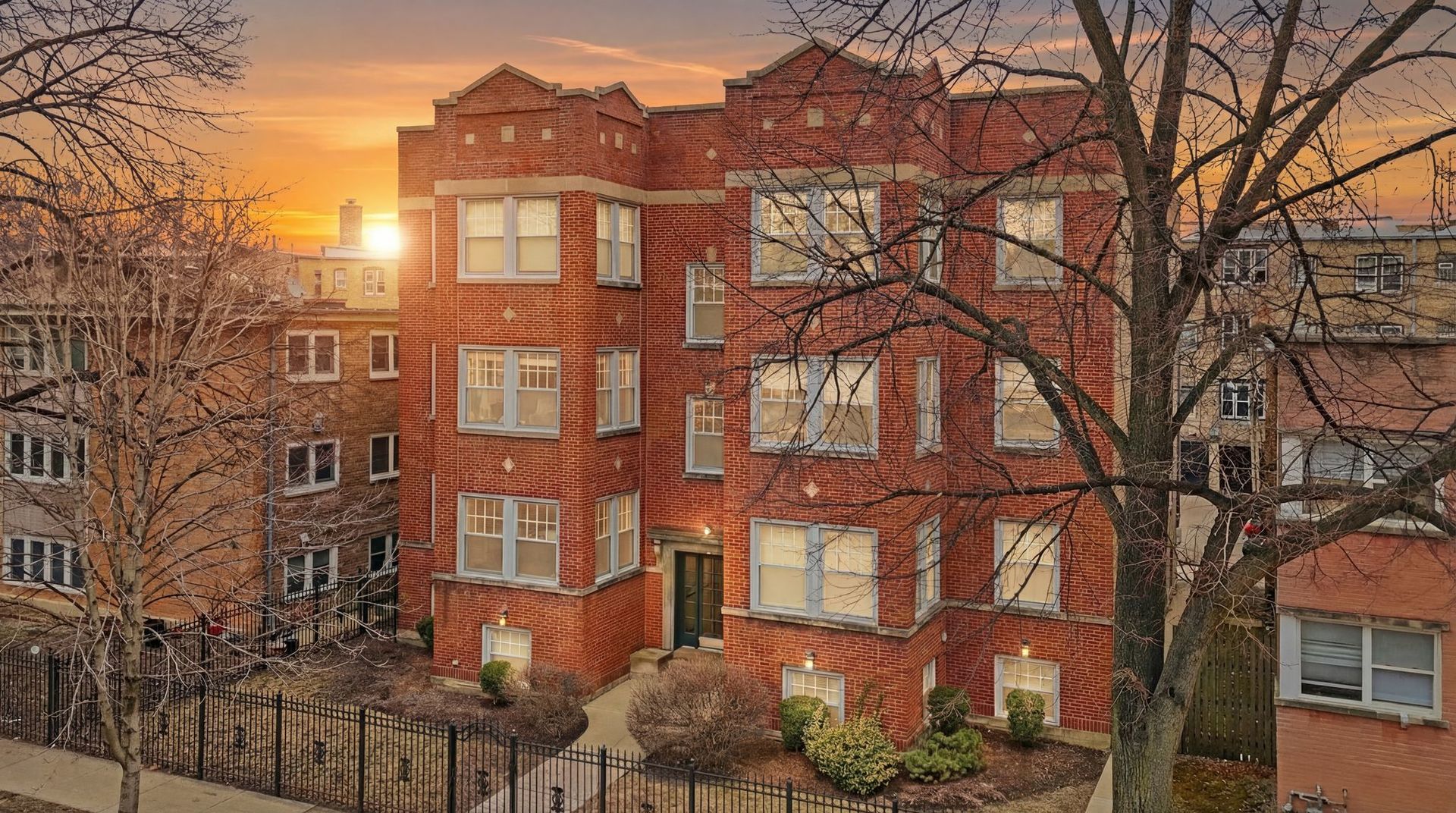 121 Callan Avenue Unit: 3S