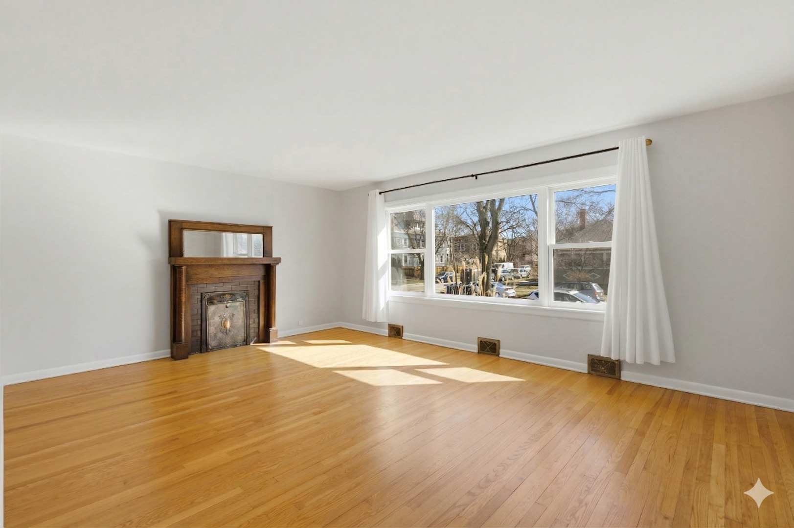 556 BARTON Avenue Unit: 1