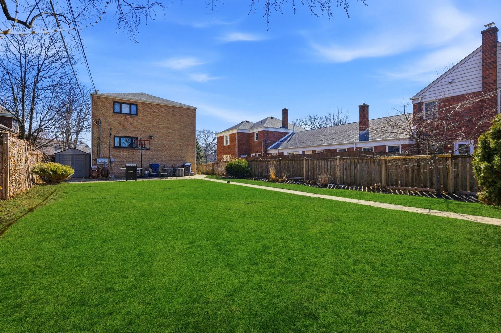 556 BARTON Avenue Unit: 2