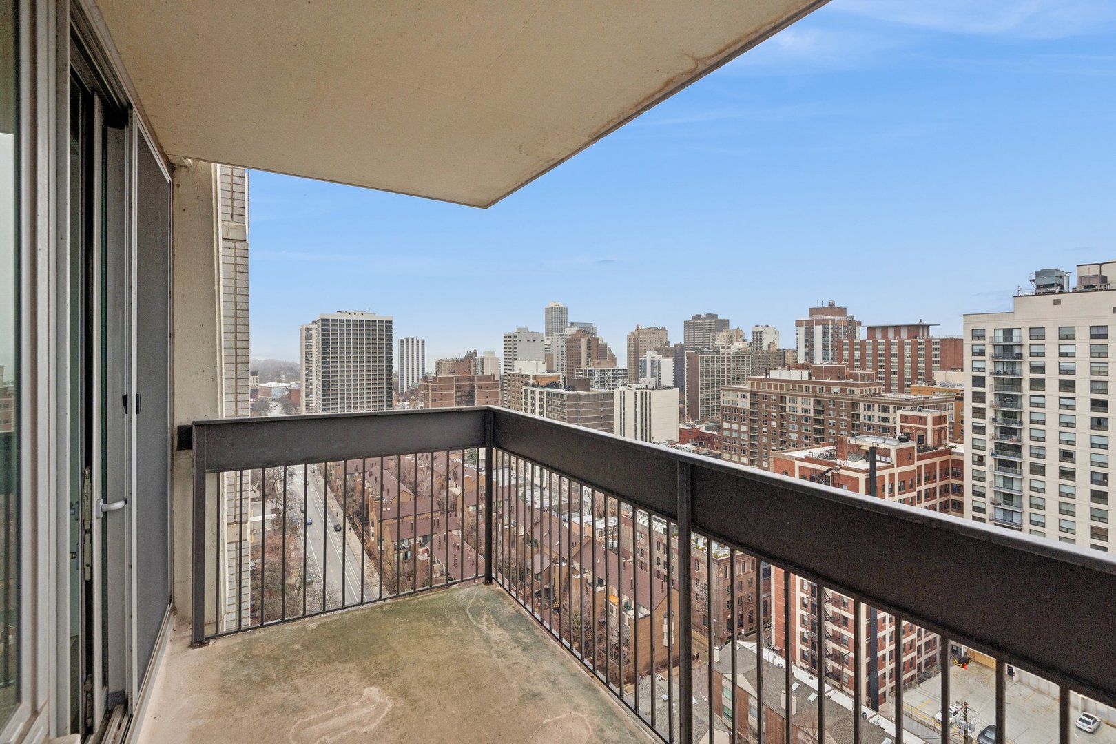 1255 N Sandburg Terrace Unit: 2402