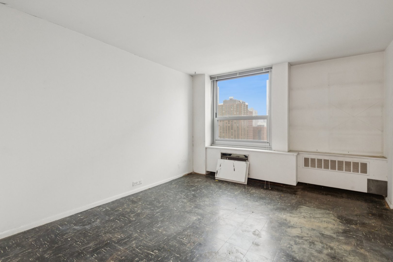 1255 N Sandburg Terrace Unit: 2402