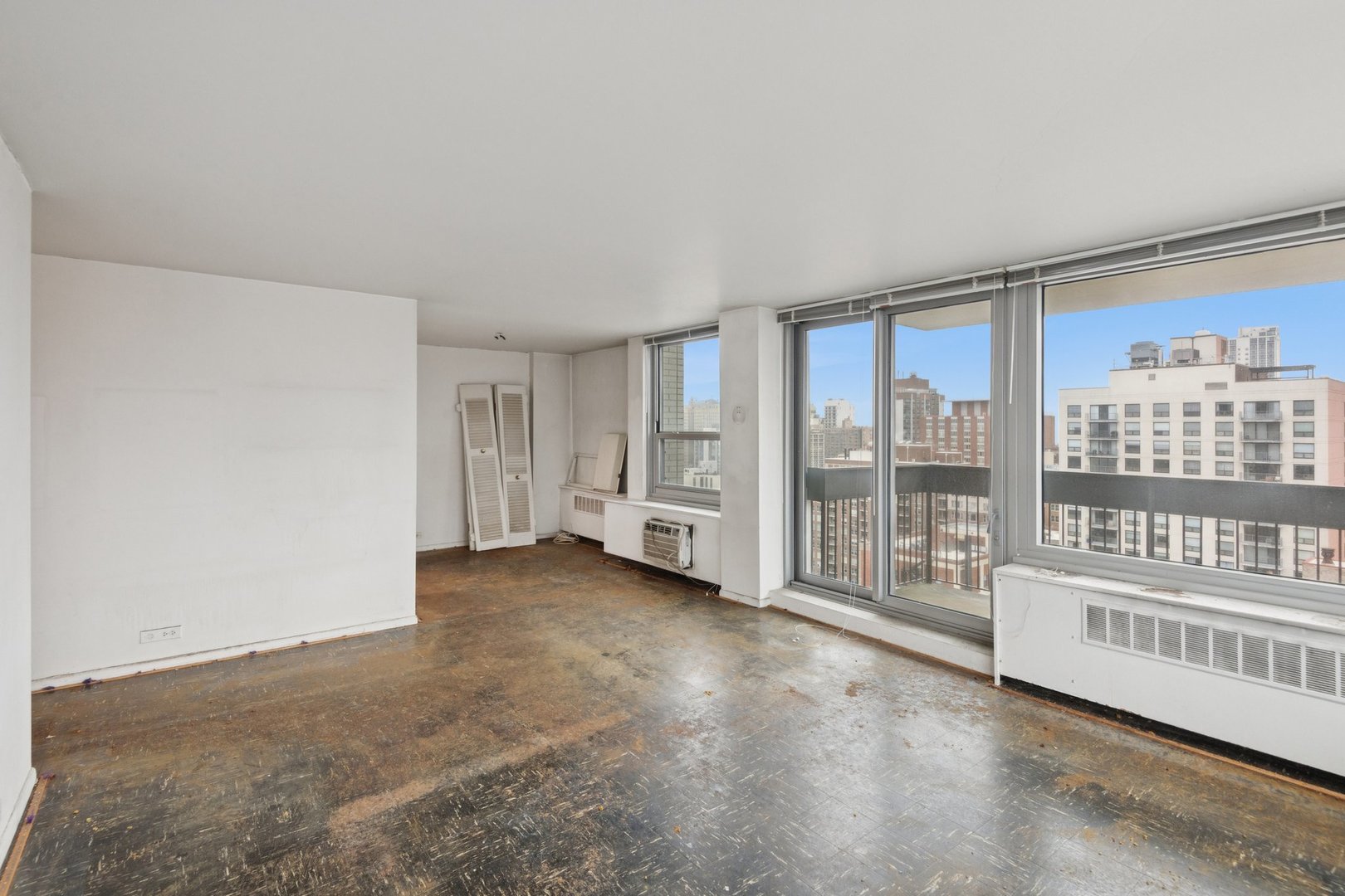 1255 N Sandburg Terrace Unit: 2402