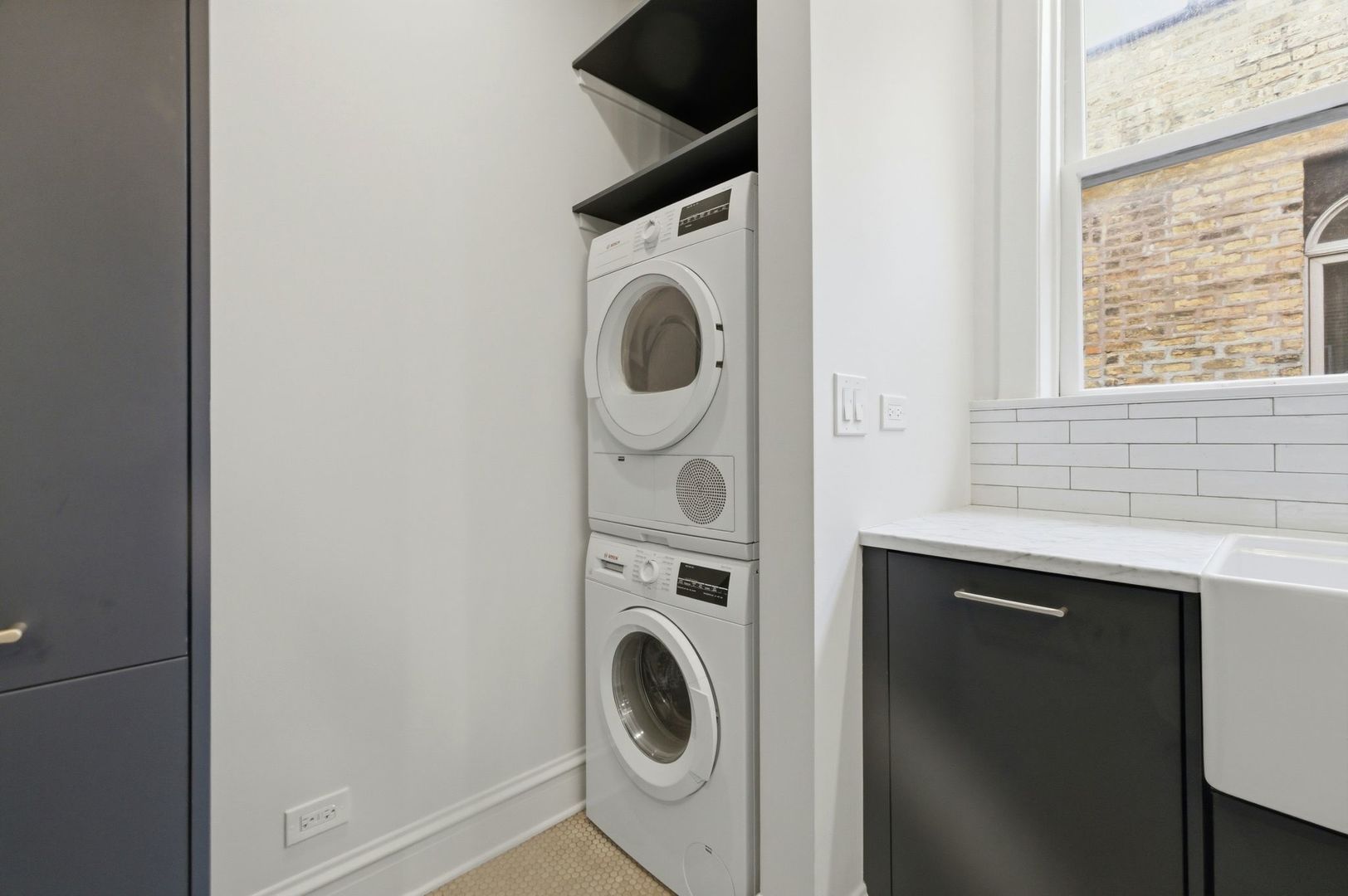 540 Sheridan Road Unit: 3