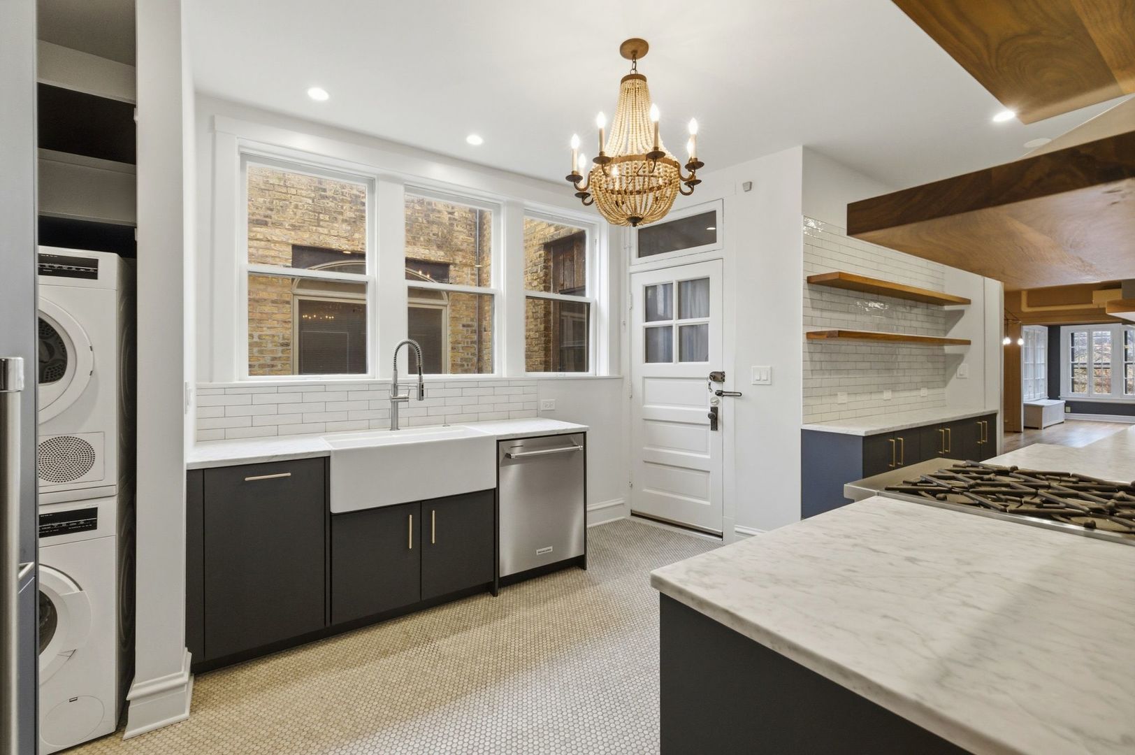 540 Sheridan Road Unit: 3