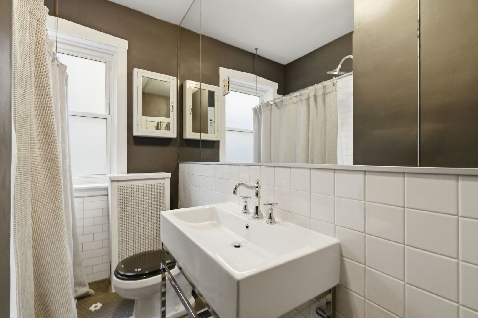 540 Sheridan Road Unit: 3