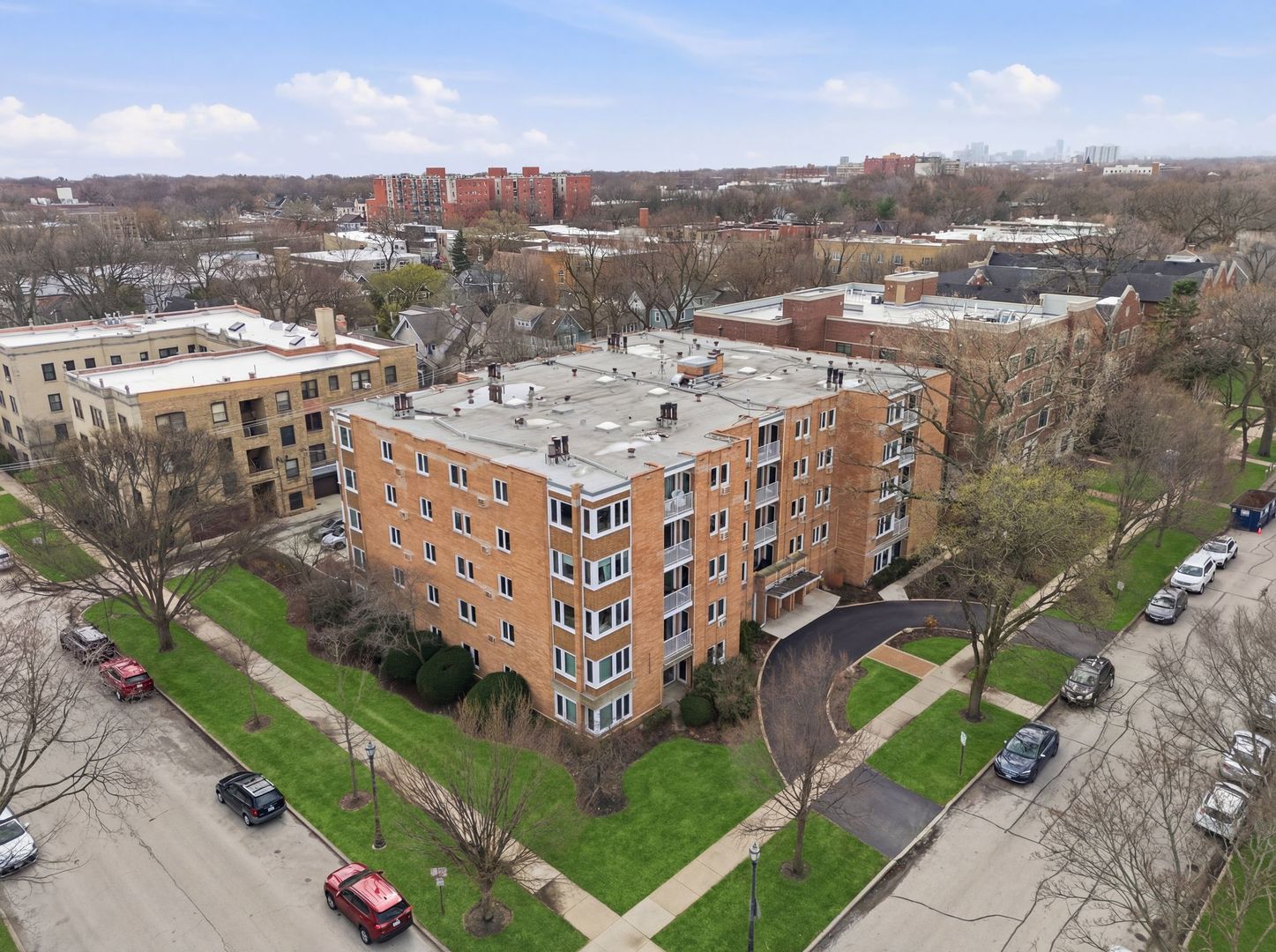 1333 Maple Avenue Unit: 2E