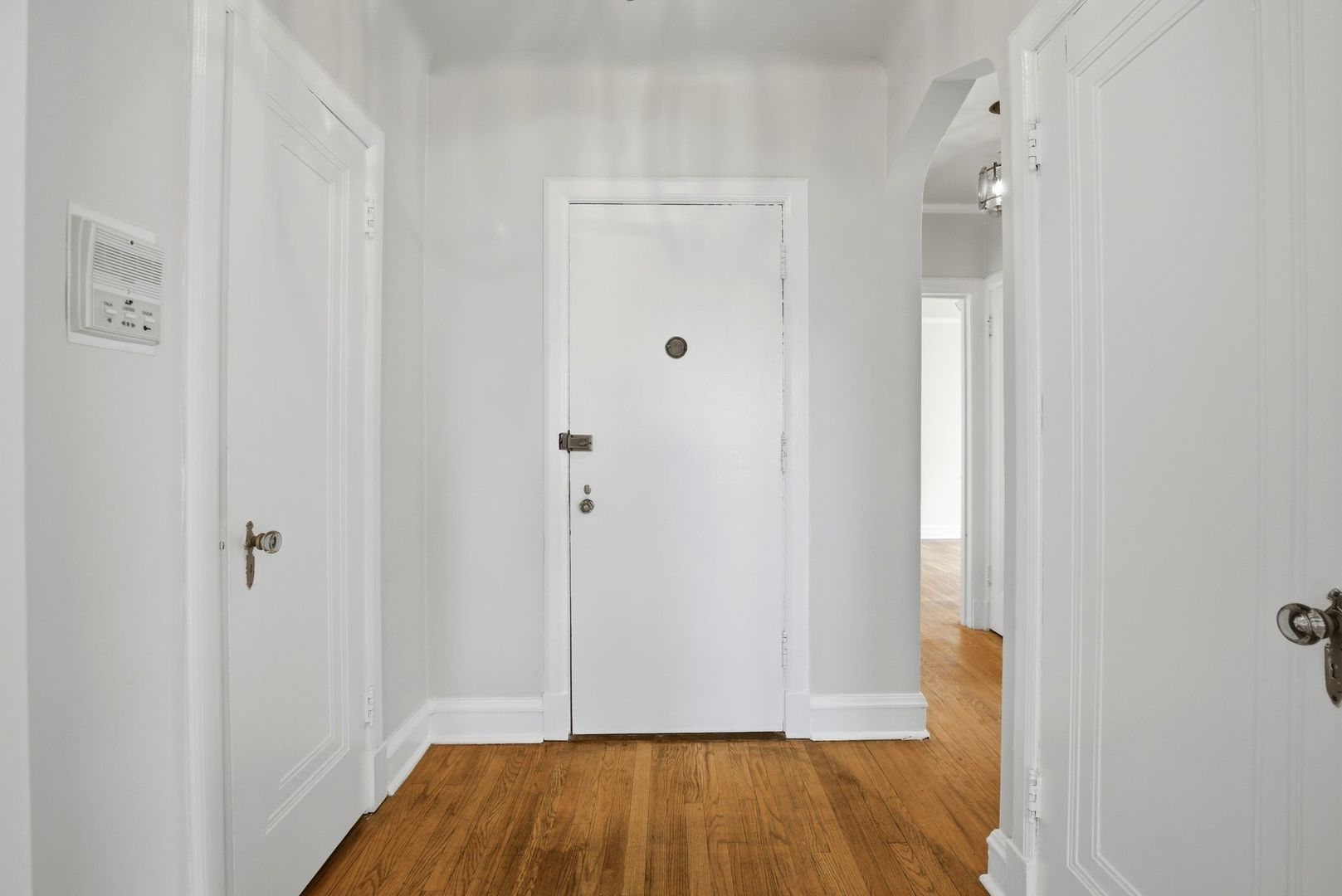 6761 N Artesian Avenue Unit: 2H