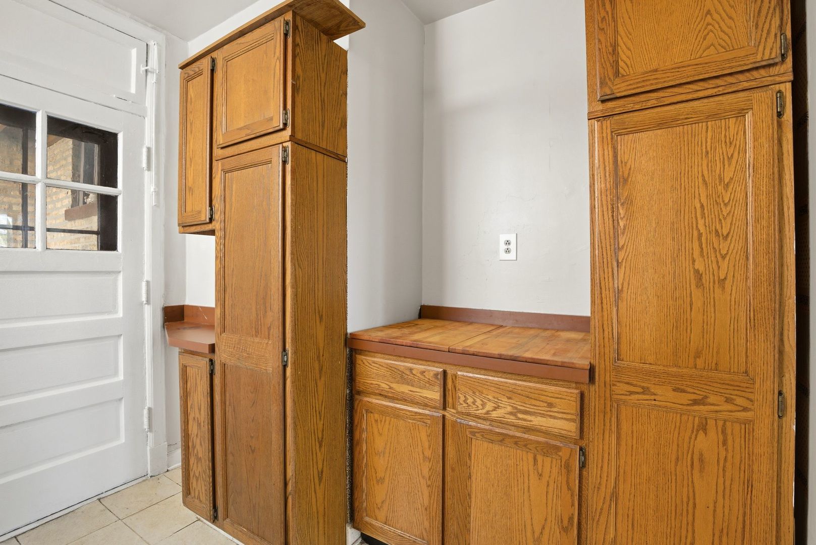 6761 N Artesian Avenue Unit: 2H