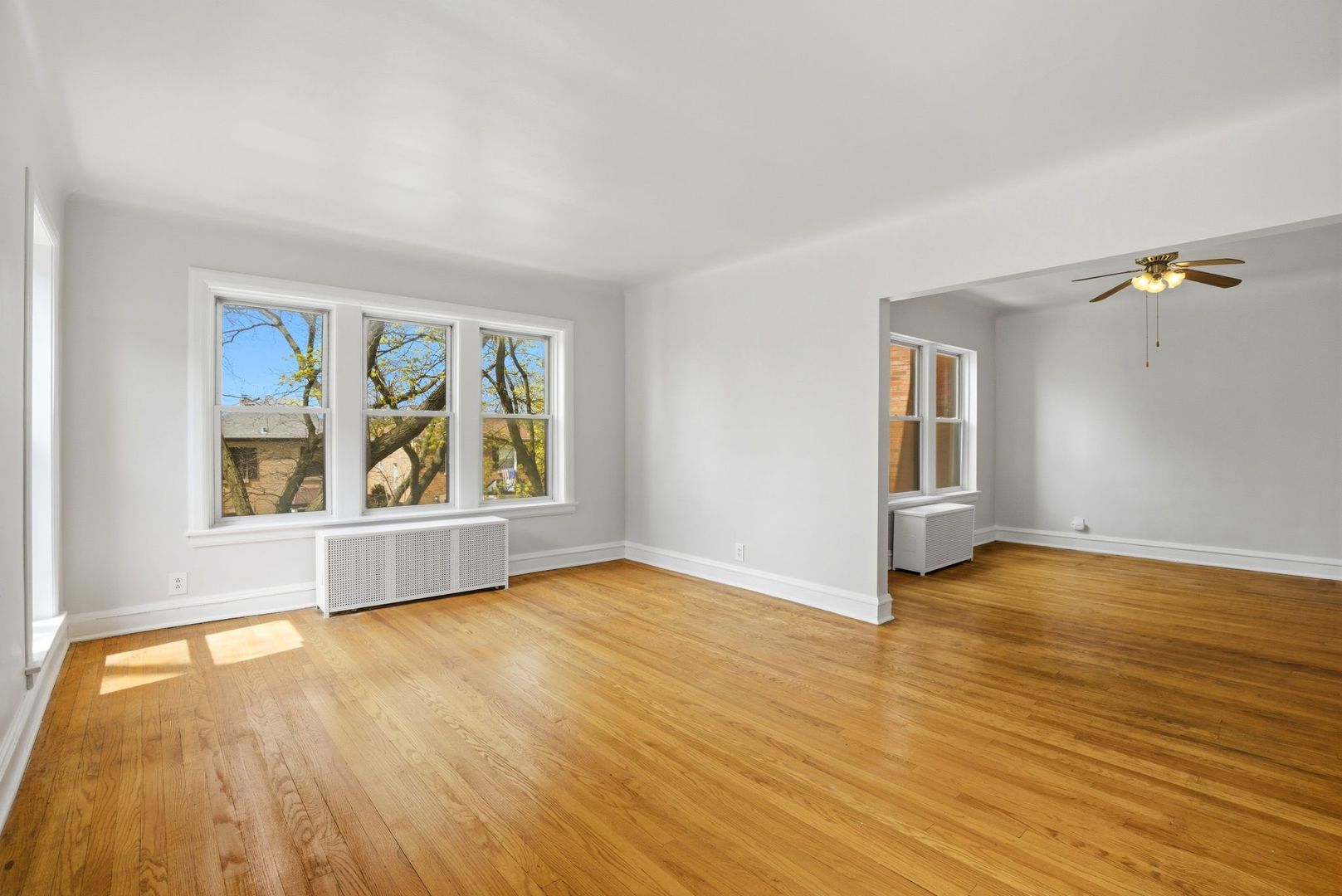 6761 N Artesian Avenue Unit: 2H