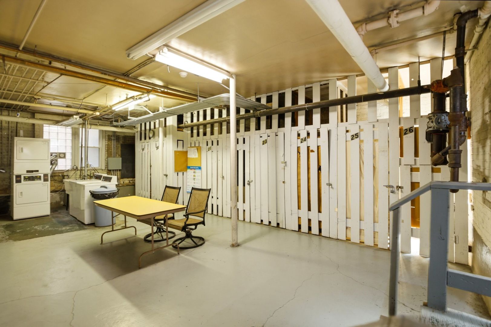 6761 N Artesian Avenue Unit: 2H