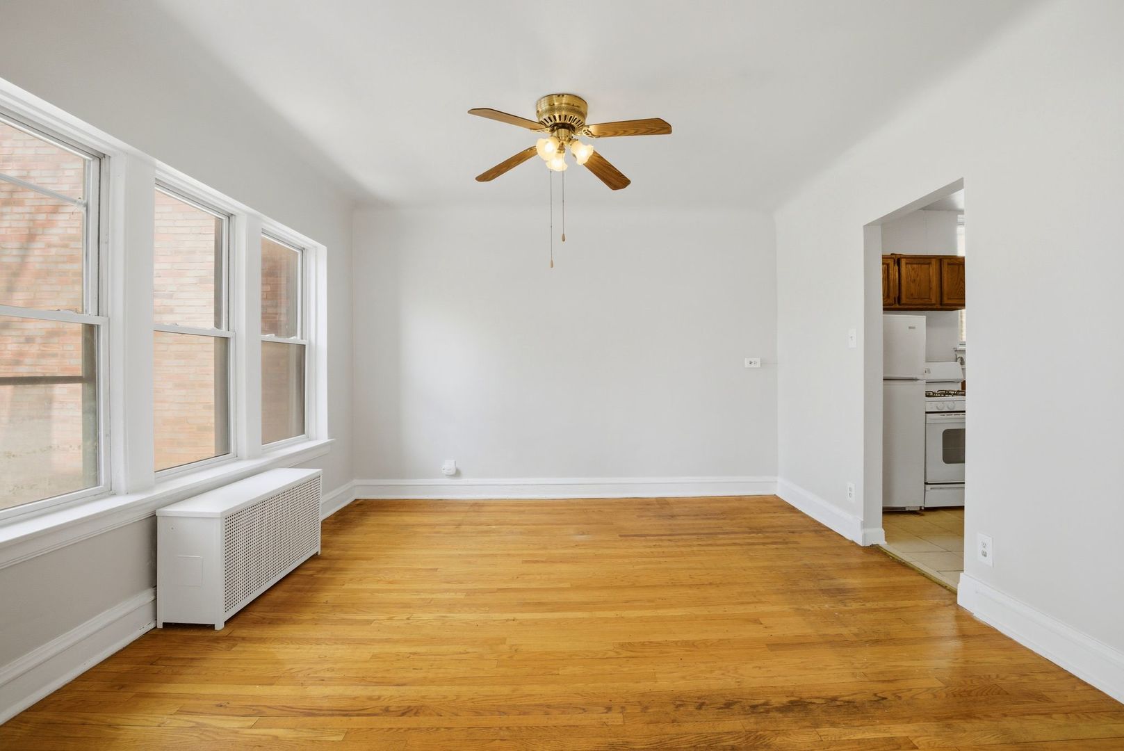 6761 N Artesian Avenue Unit: 2H