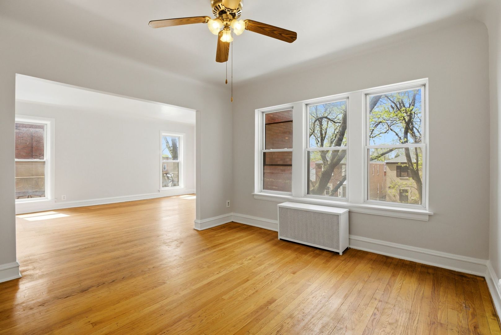 6761 N Artesian Avenue Unit: 2H