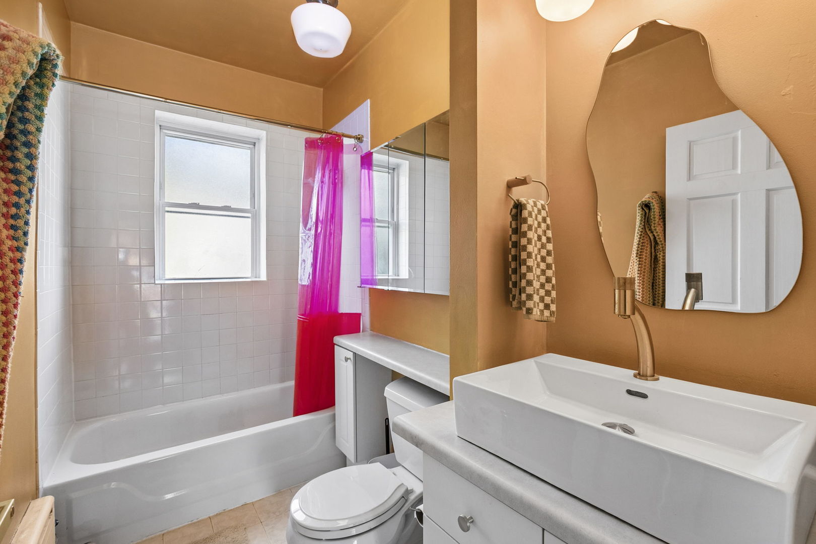 723 Reba Place Unit: 2N