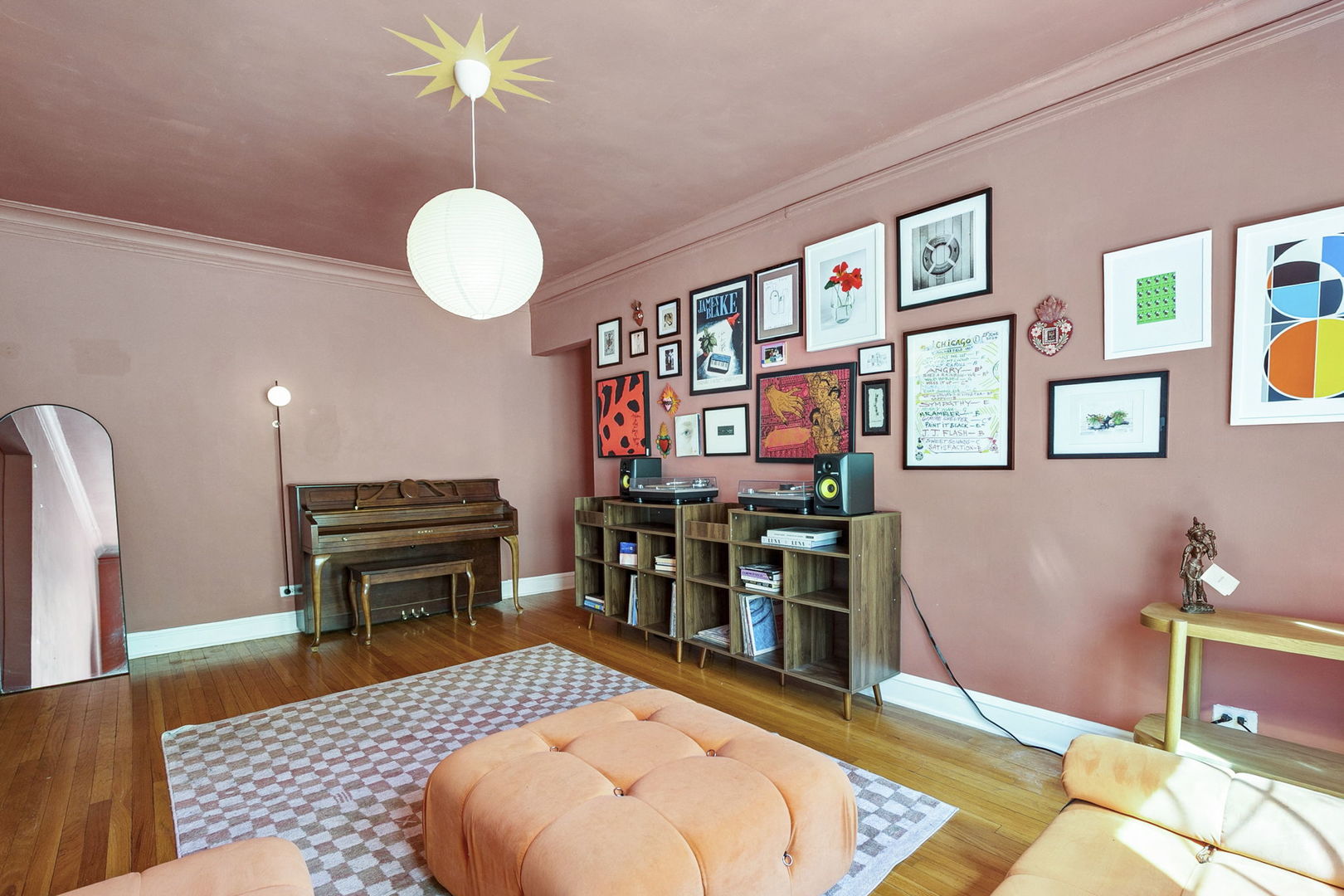 723 Reba Place Unit: 2N