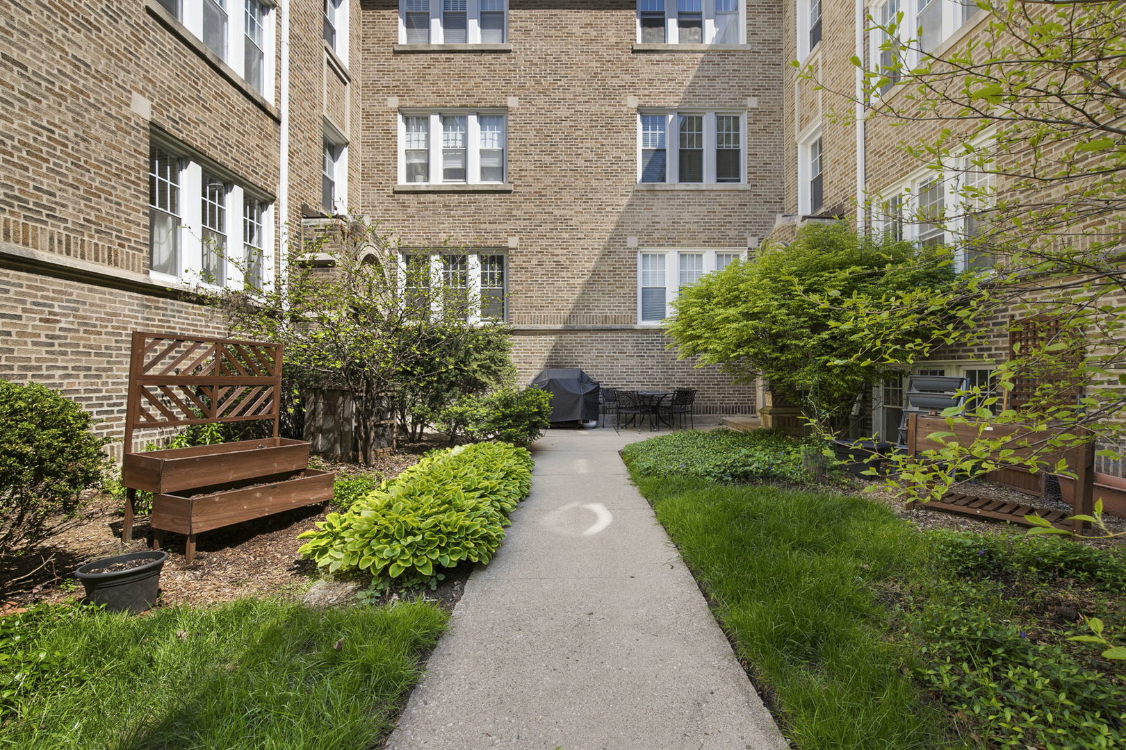 723 Reba Place Unit: 2N