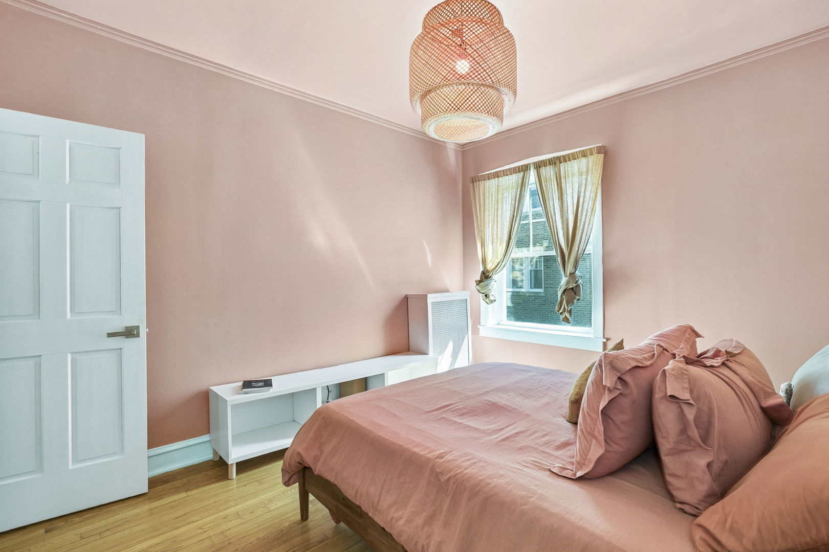 723 Reba Place Unit: 2N