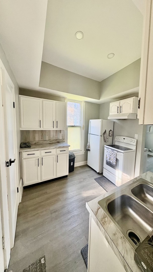 11733 S Stewart Avenue Unit: 1