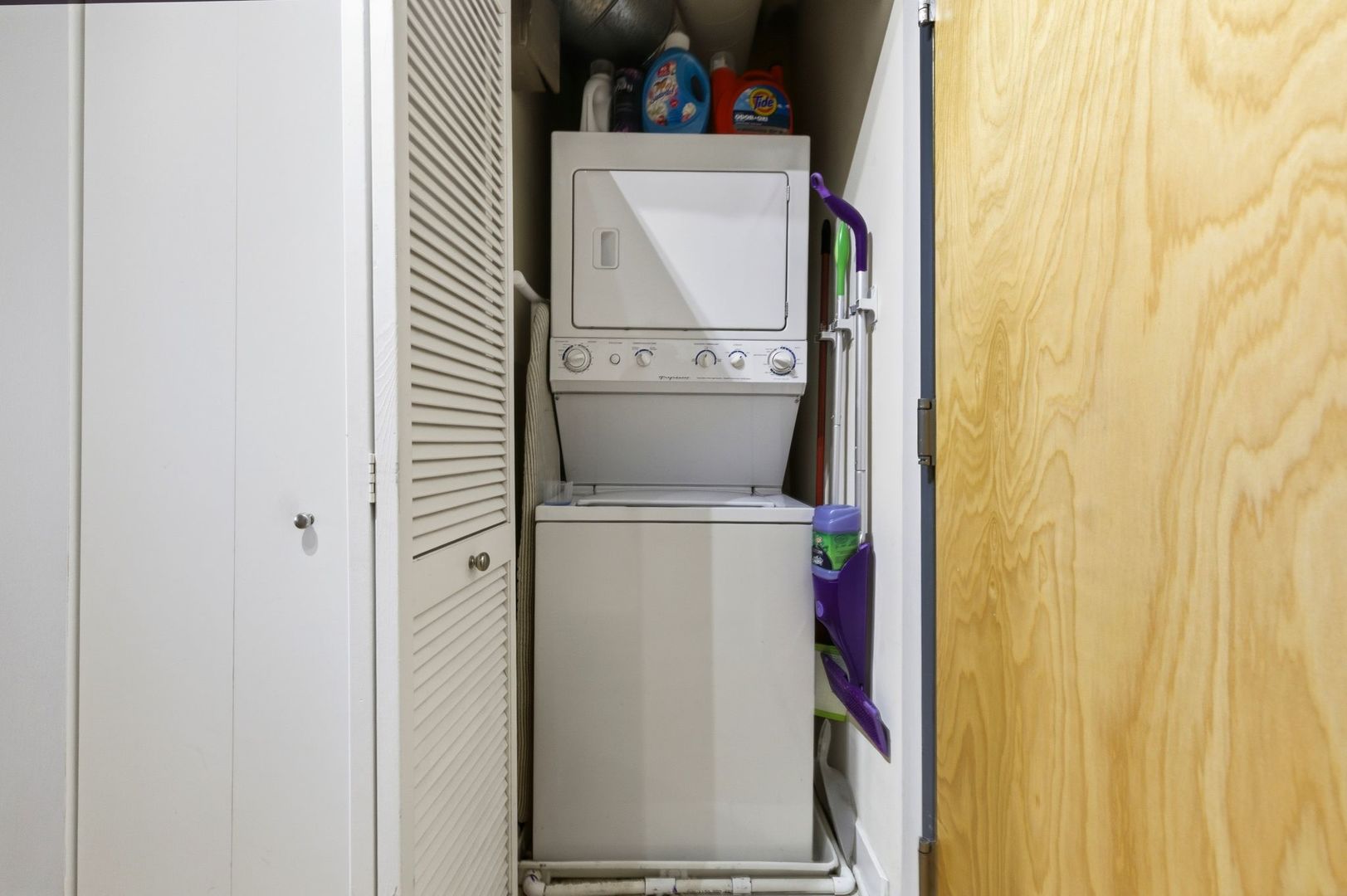1791 W Howard Street Unit: 302