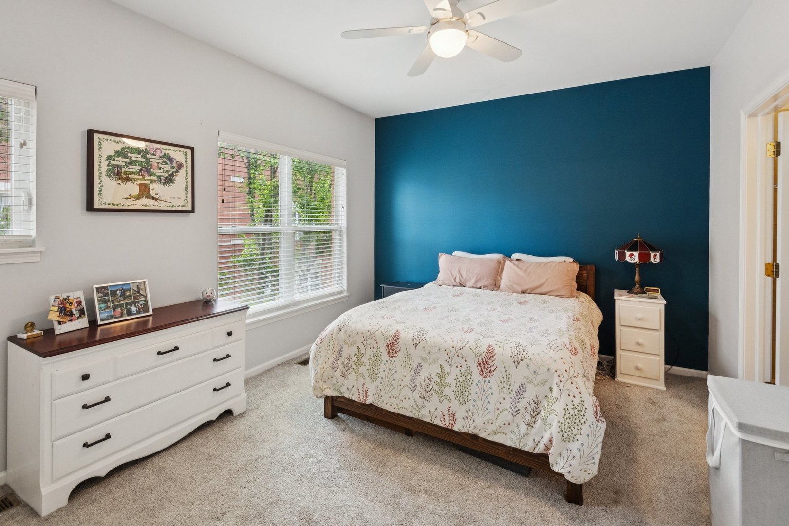 521 Chicago Avenue Unit: H