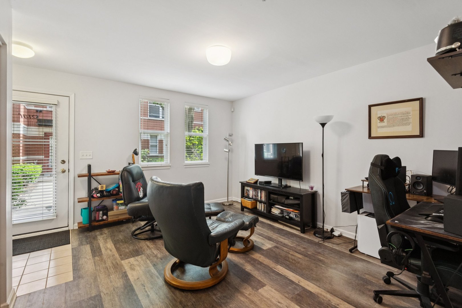 521 Chicago Avenue Unit: H