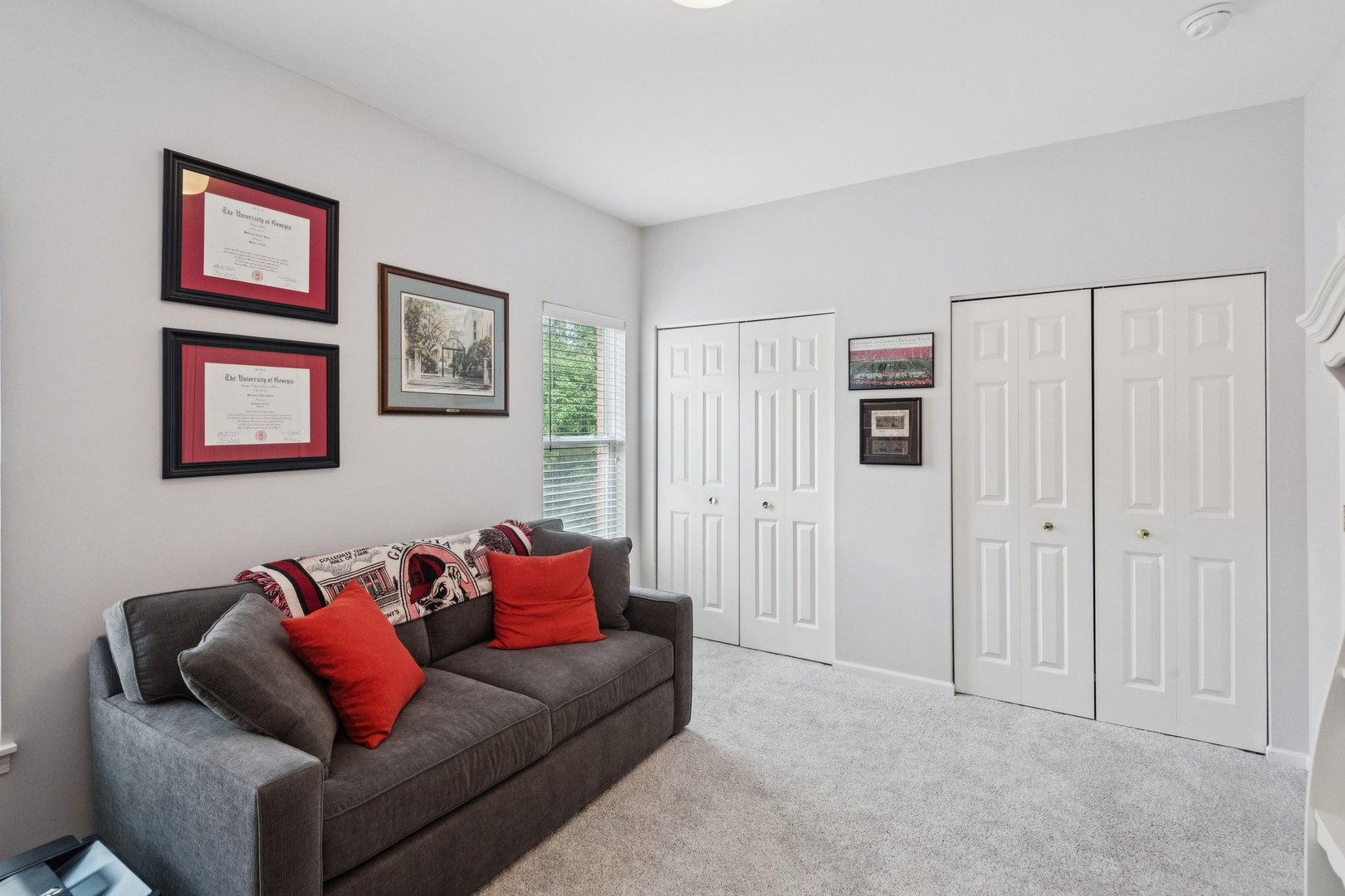 521 Chicago Avenue Unit: H