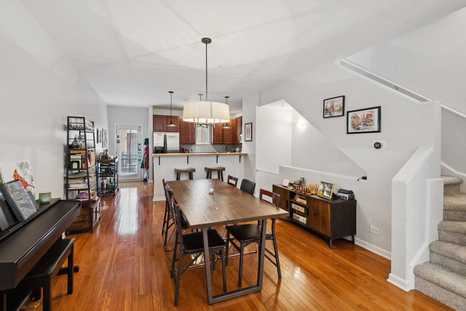 521 Chicago Avenue Unit: H