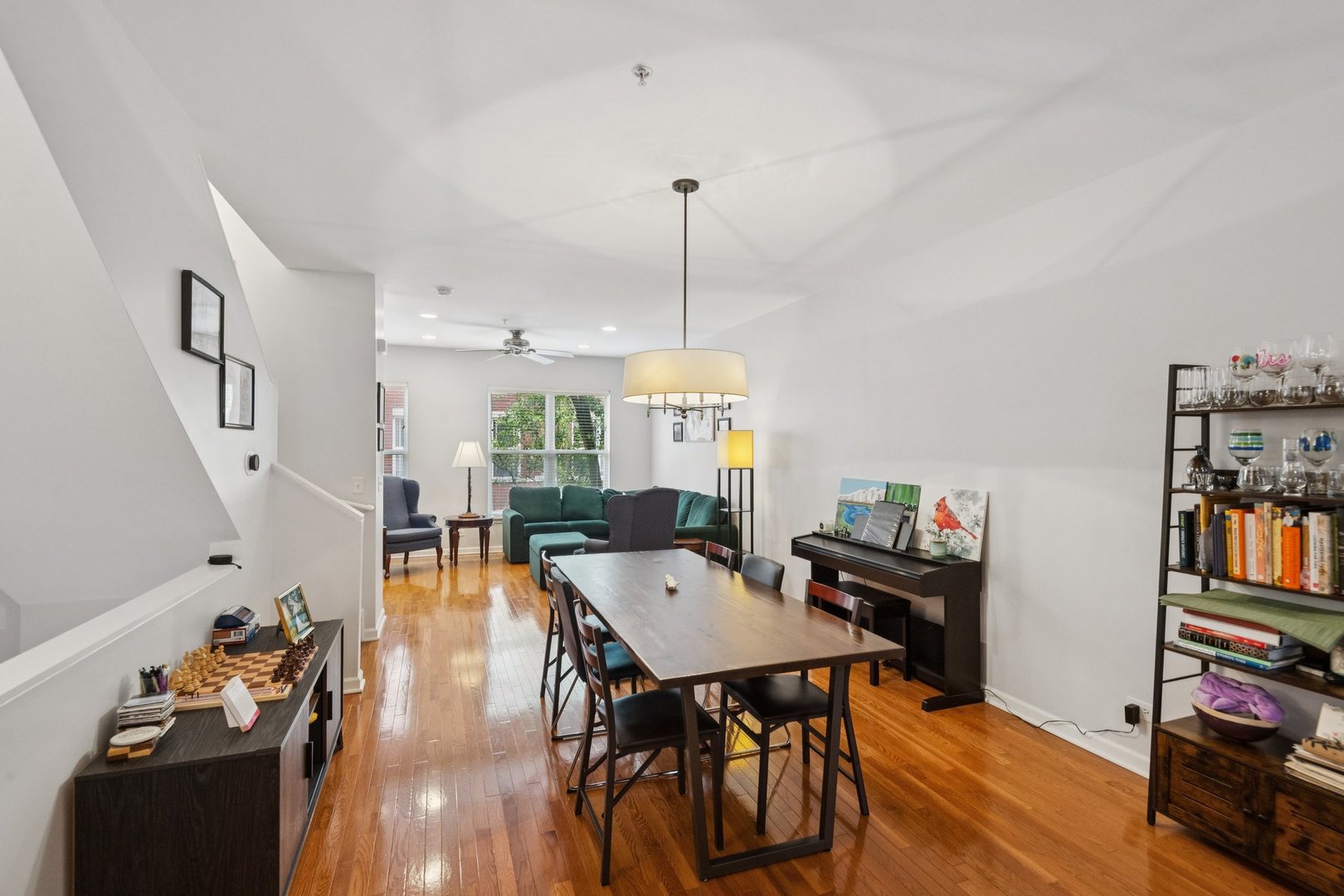 521 Chicago Avenue Unit: H