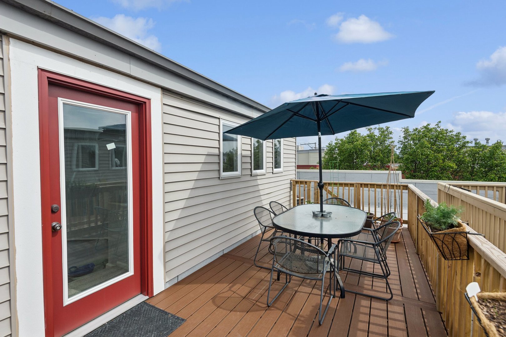 521 Chicago Avenue Unit: H