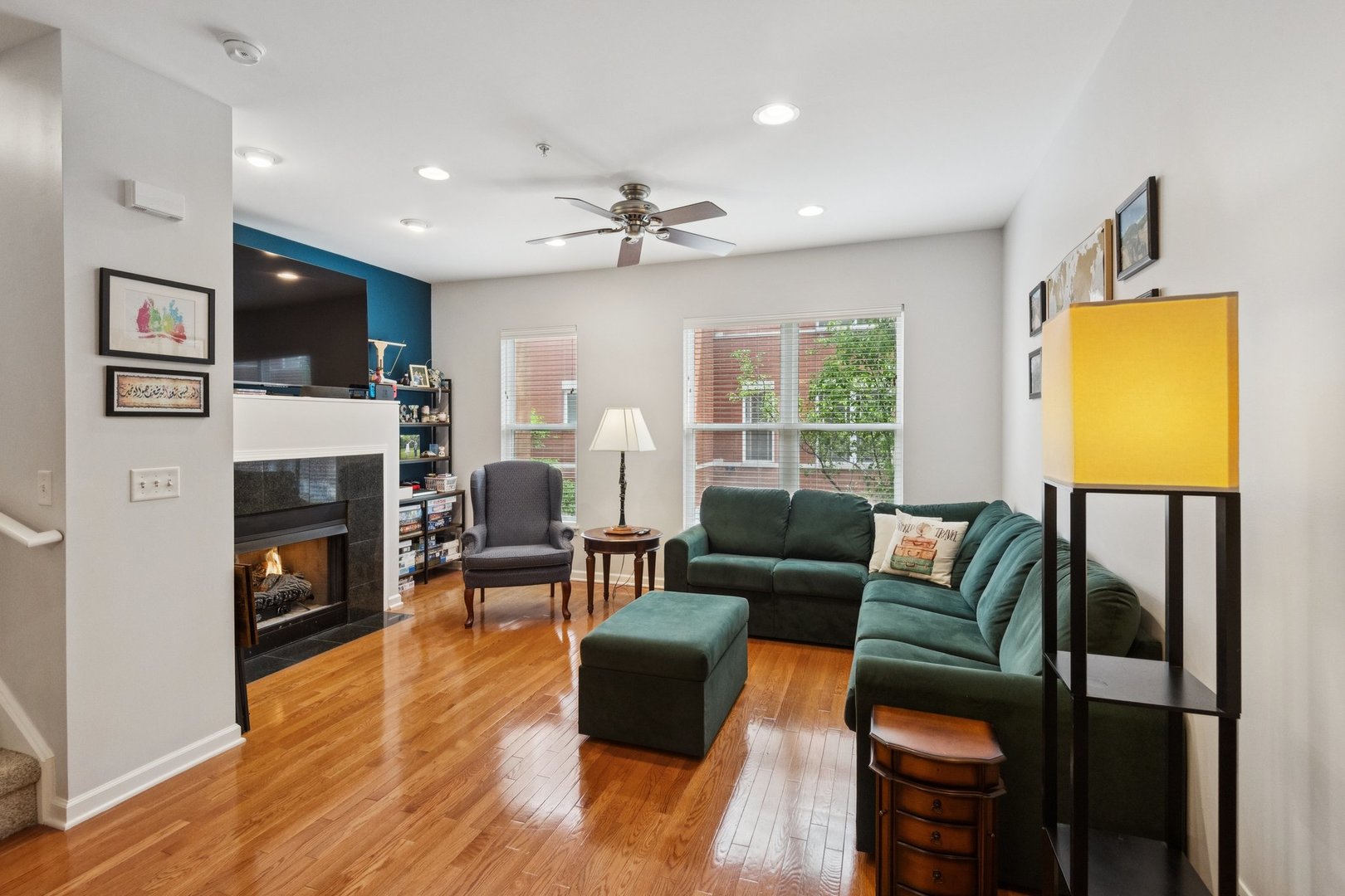 521 Chicago Avenue Unit: H