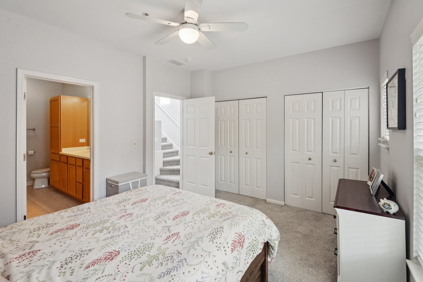 521 Chicago Avenue Unit: H