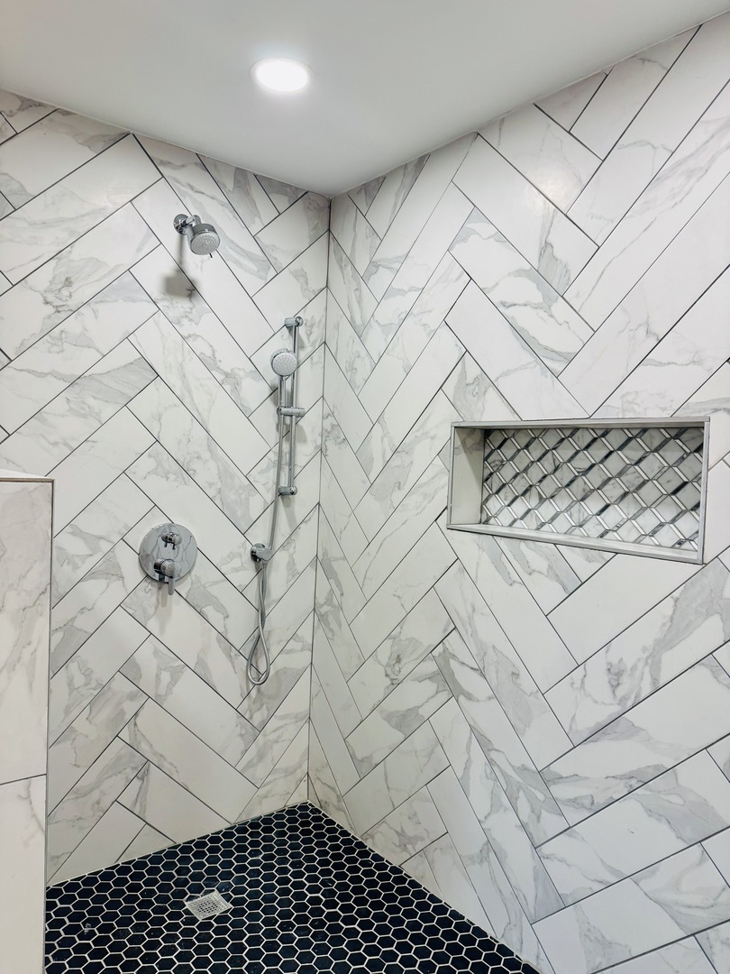 5501 Lincoln Avenue Unit: 510