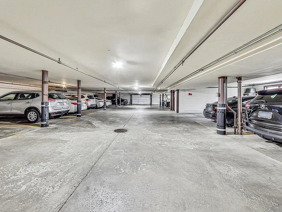 5501 Lincoln Avenue Unit: 510