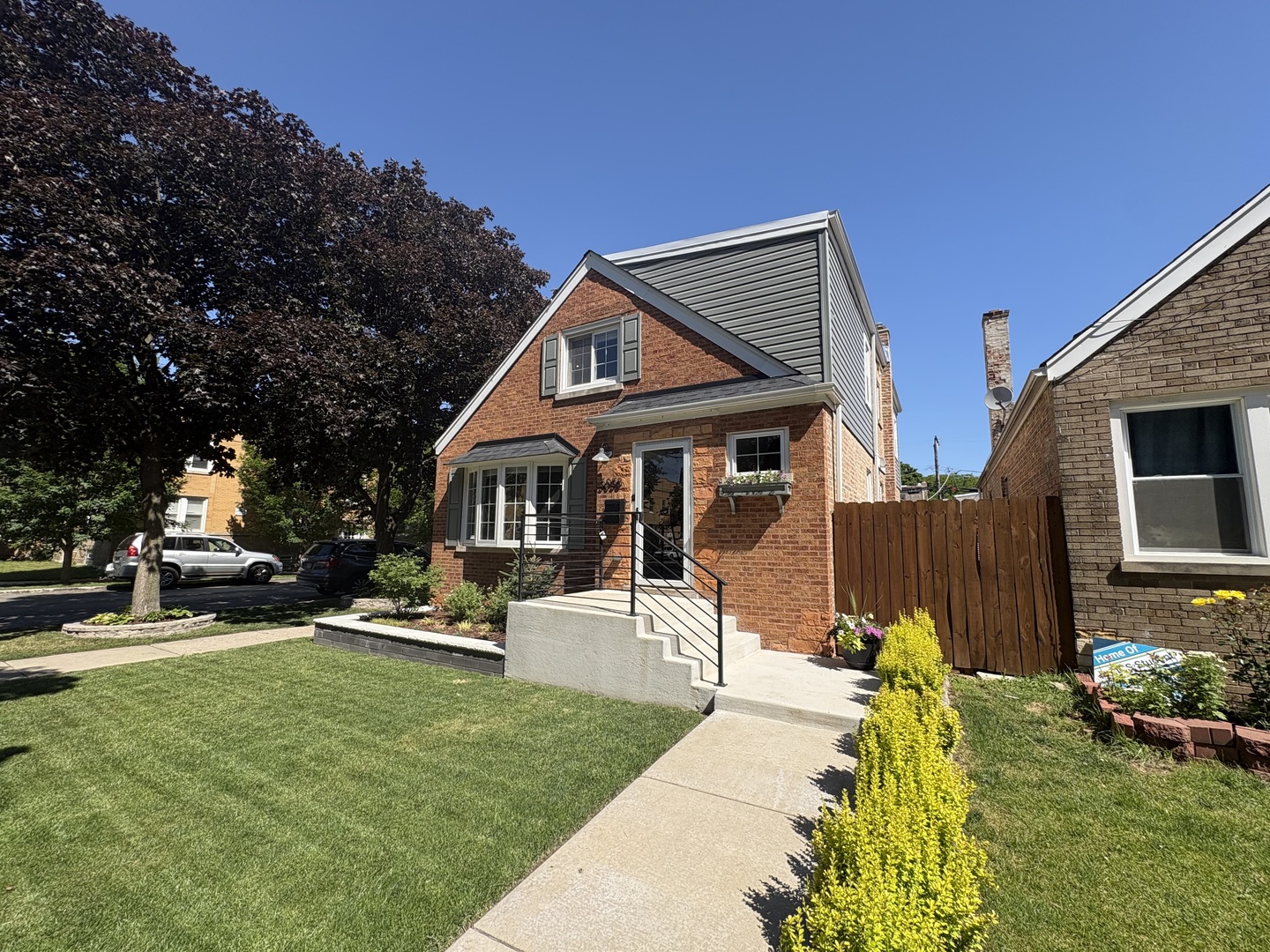 5058 W Wrightwood Avenue