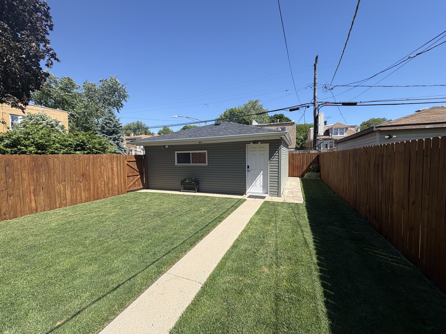 5058 W Wrightwood Avenue