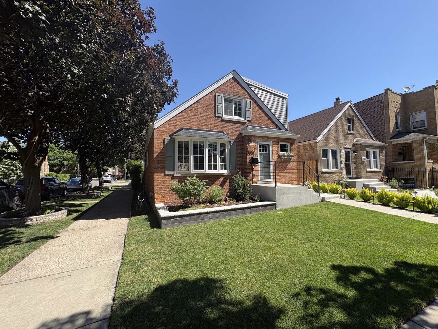 5058 W Wrightwood Avenue