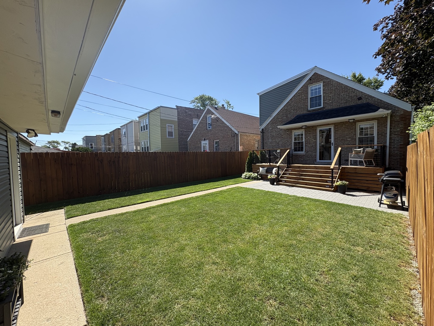 5058 W Wrightwood Avenue
