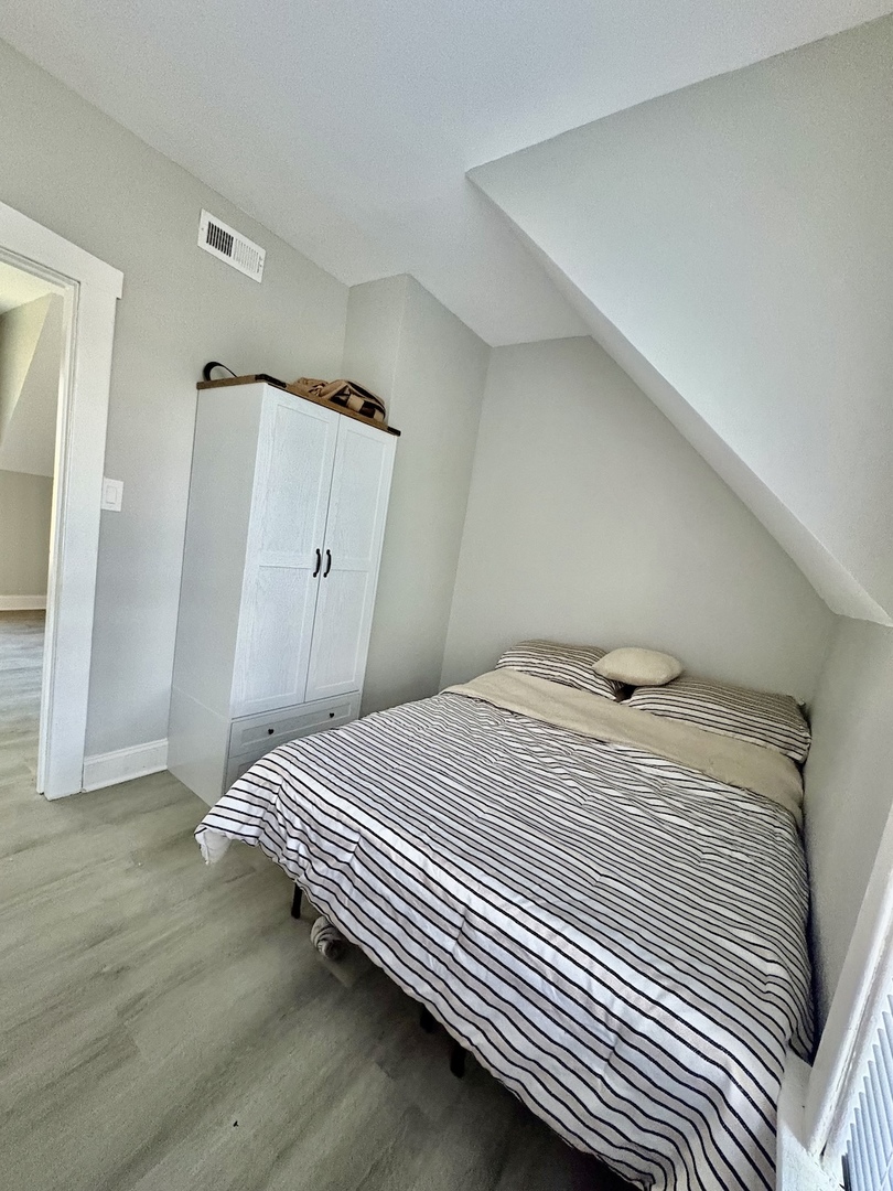 11733 S Stewart Avenue Unit: 2