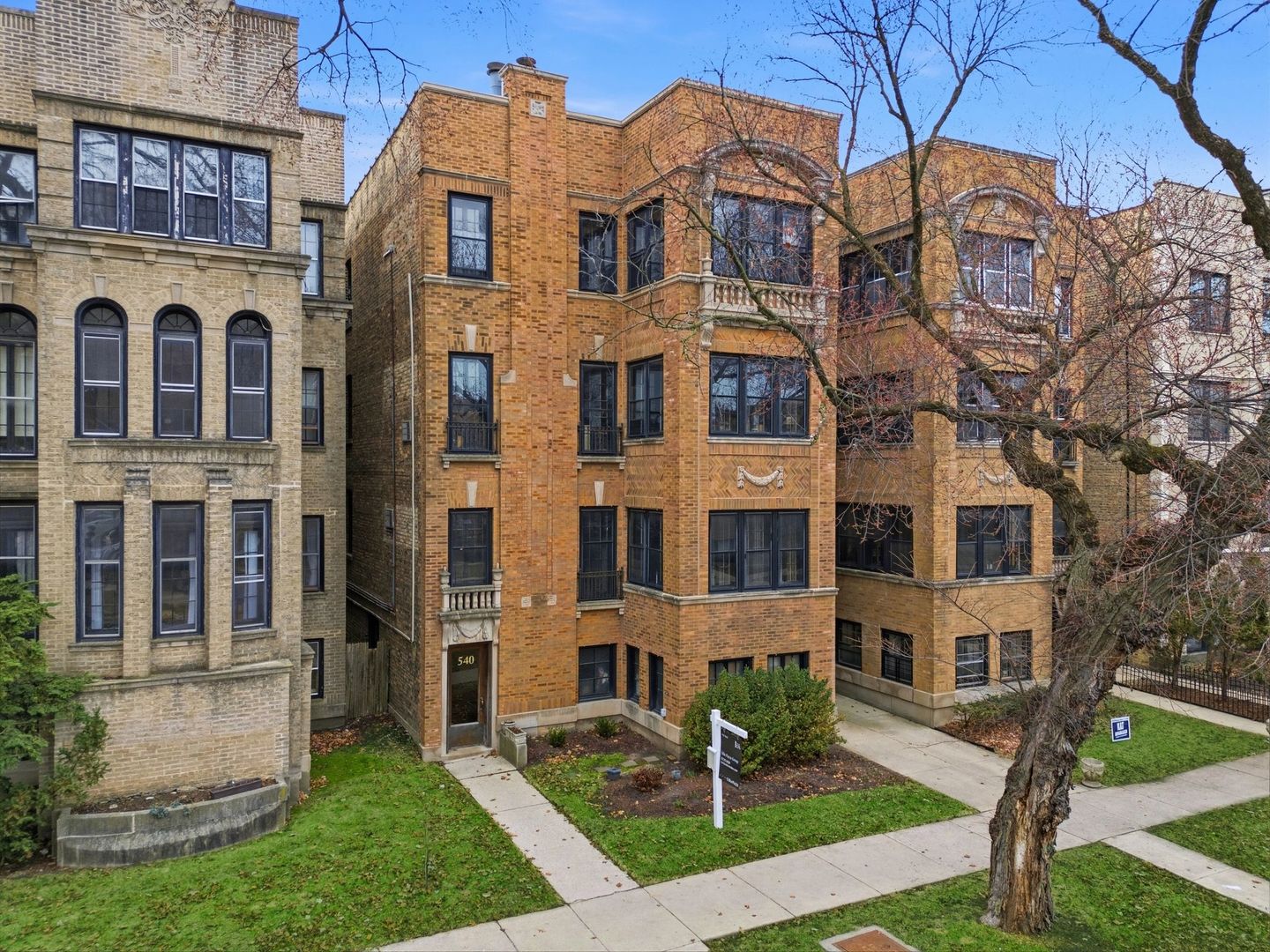 540 Sheridan Road Unit: 3