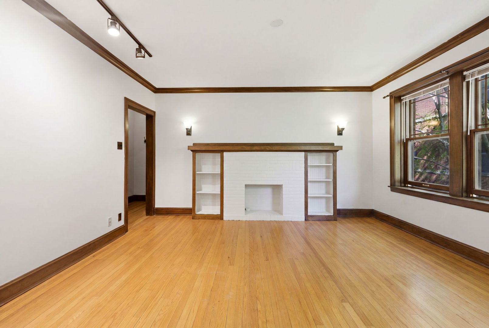528 SHERIDAN Road Unit: 2A