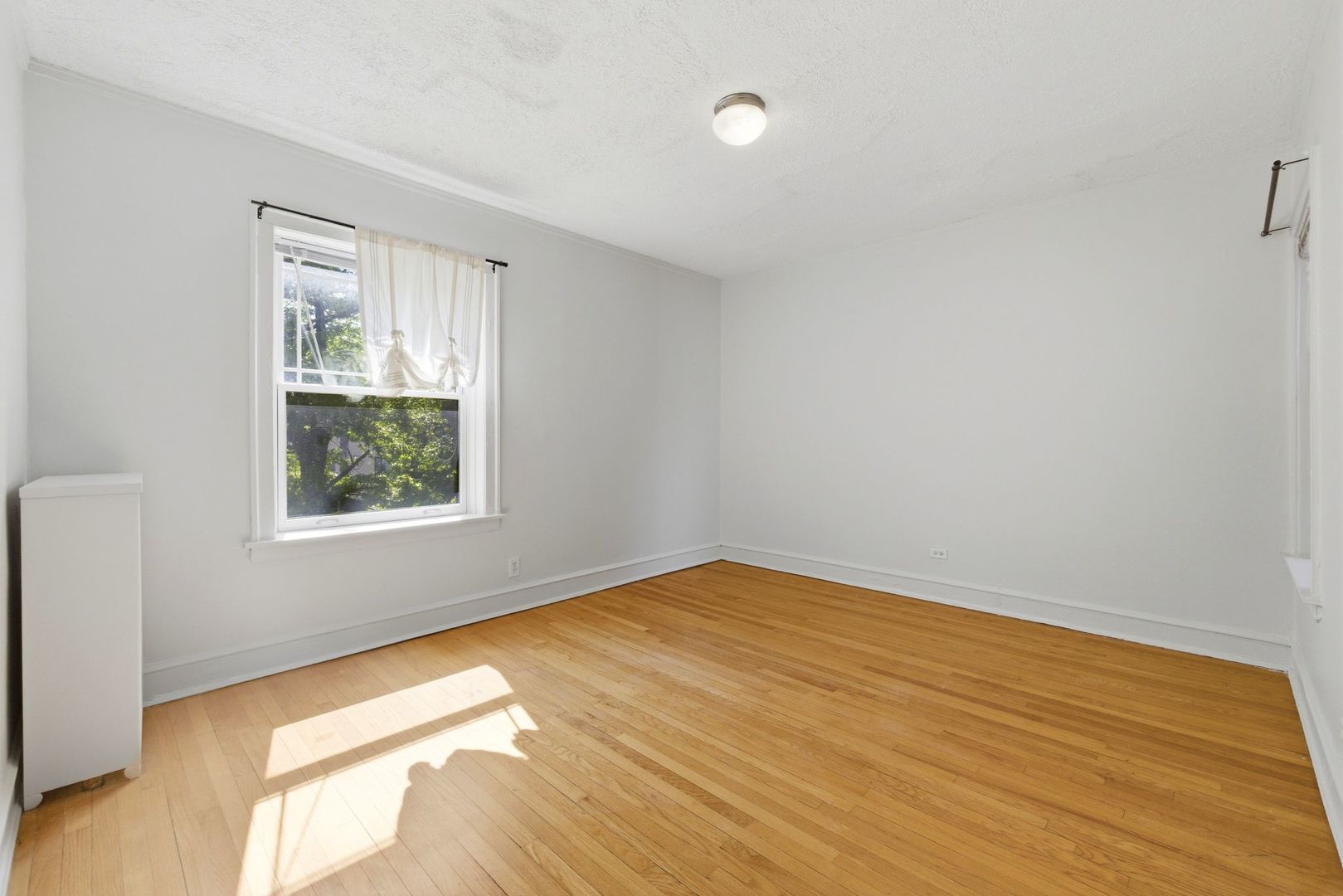 528 SHERIDAN Road Unit: 2A