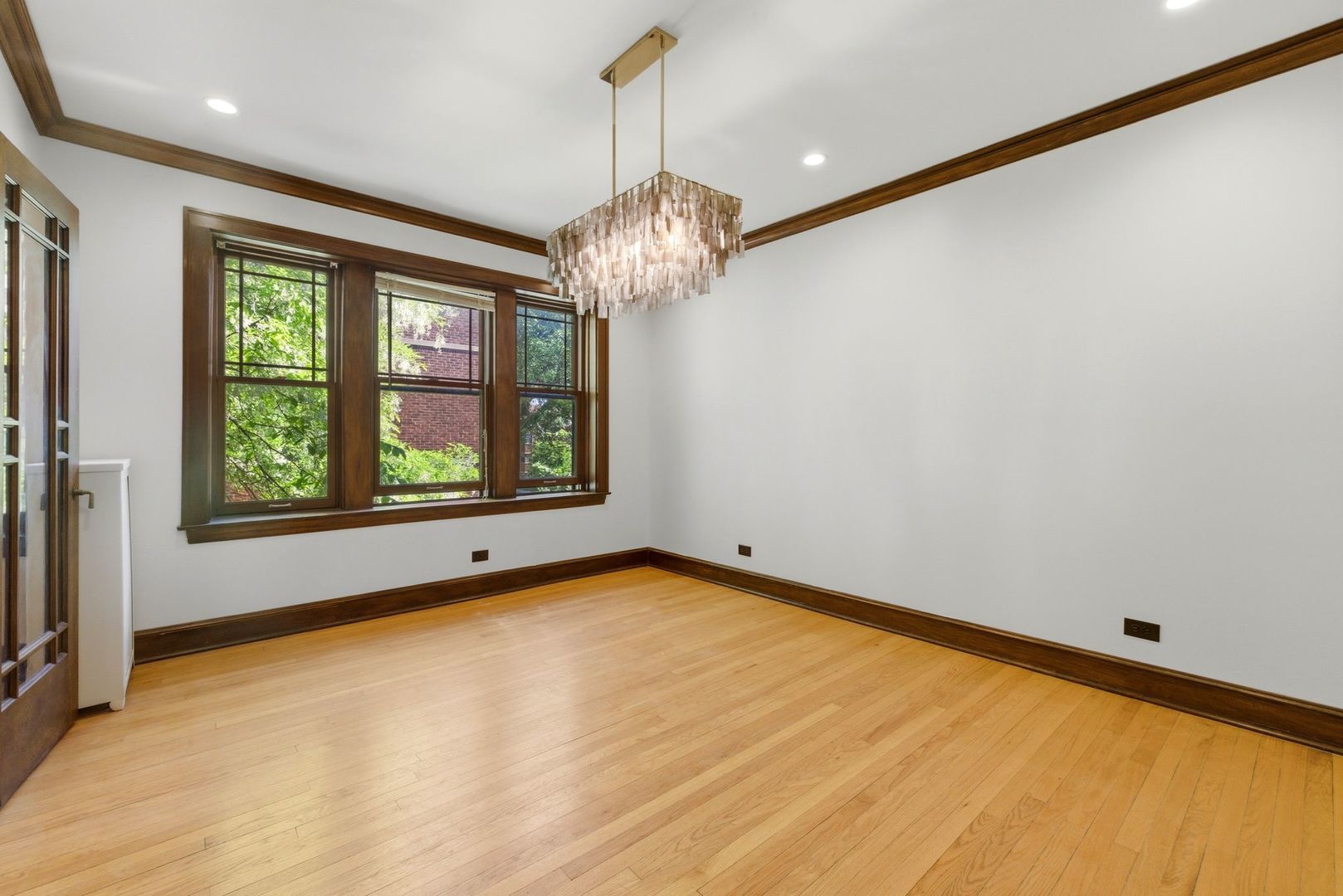 528 SHERIDAN Road Unit: 2A