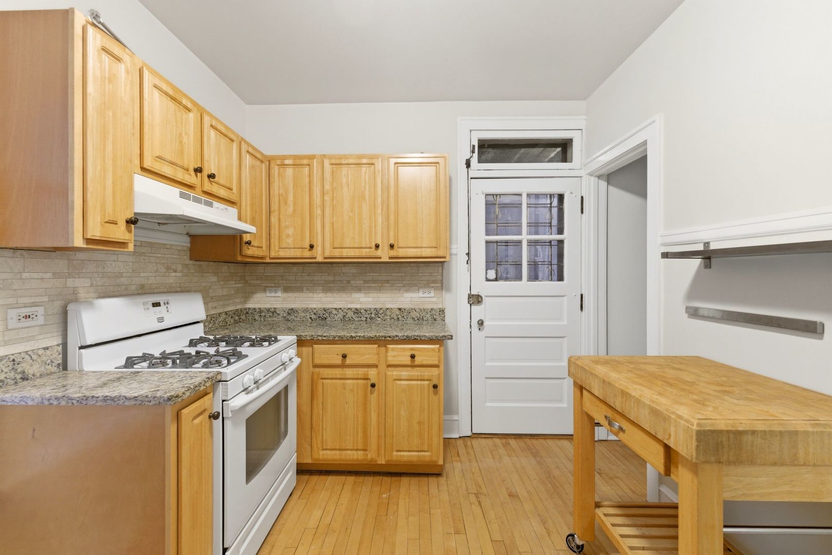 528 SHERIDAN Road Unit: 2A
