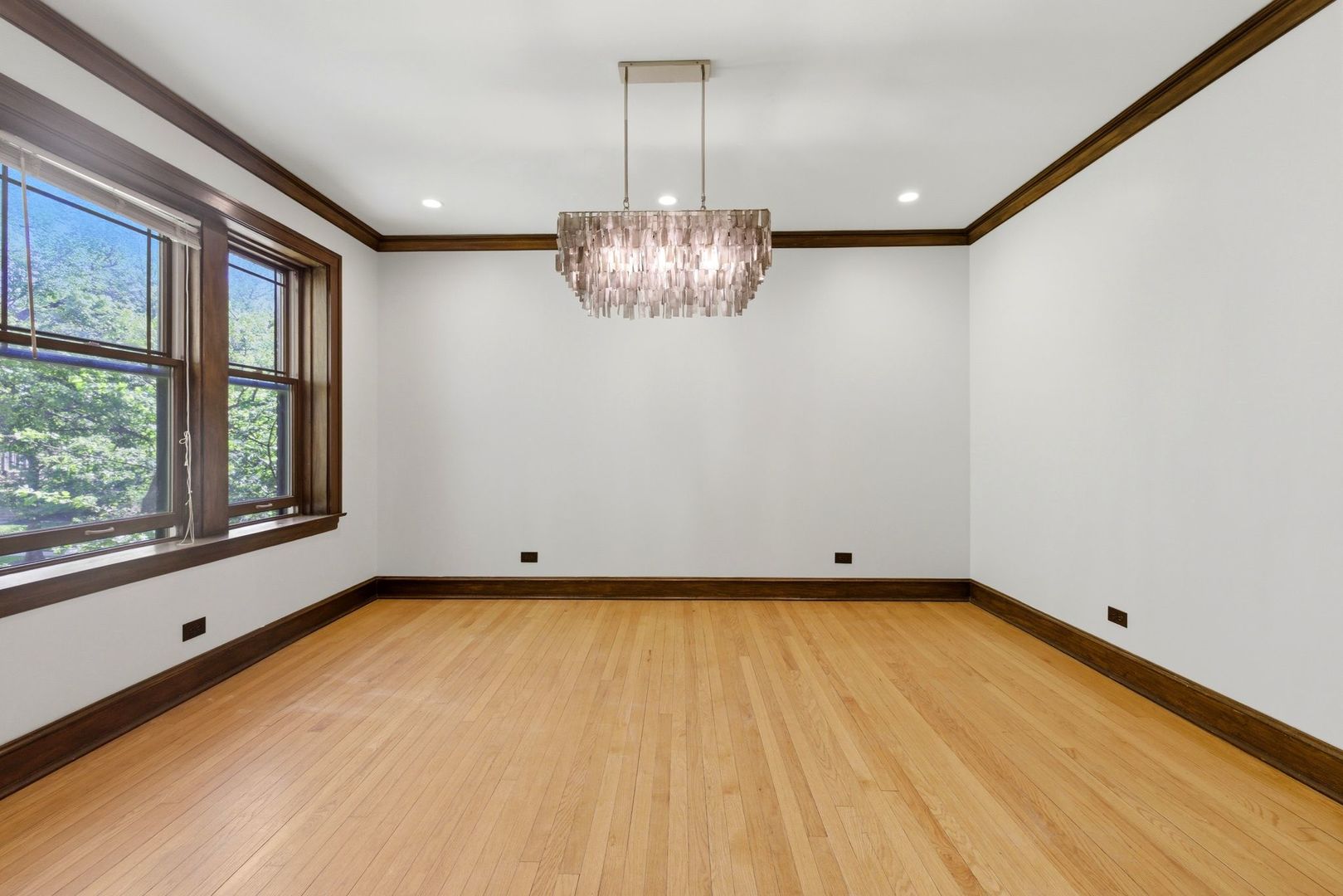 528 SHERIDAN Road Unit: 2A