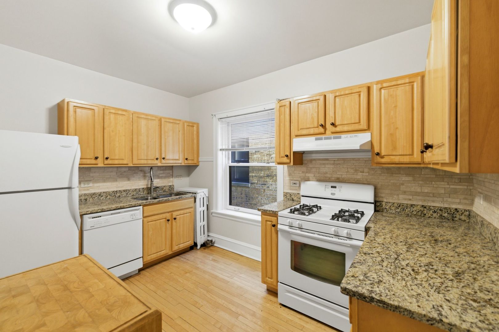 528 SHERIDAN Road Unit: 2A