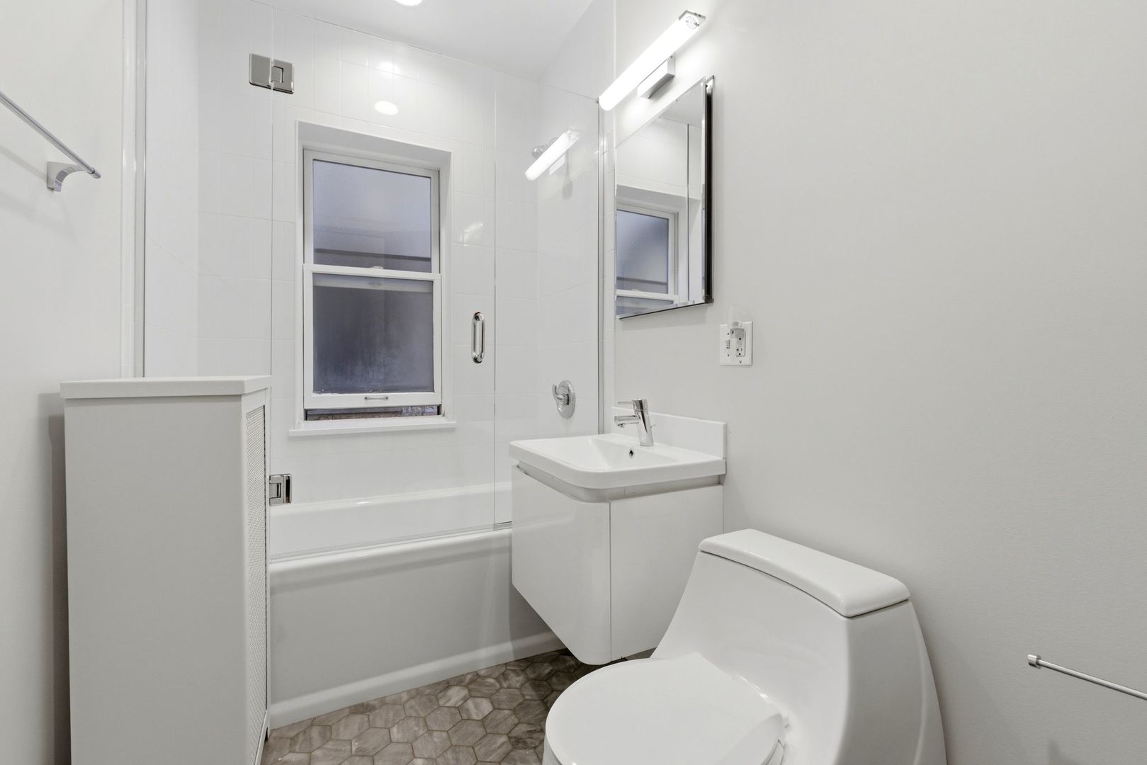 528 SHERIDAN Road Unit: 2A