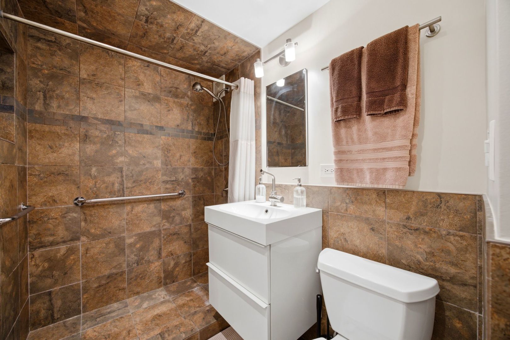 1864 SHERMAN Avenue Unit: 5SW