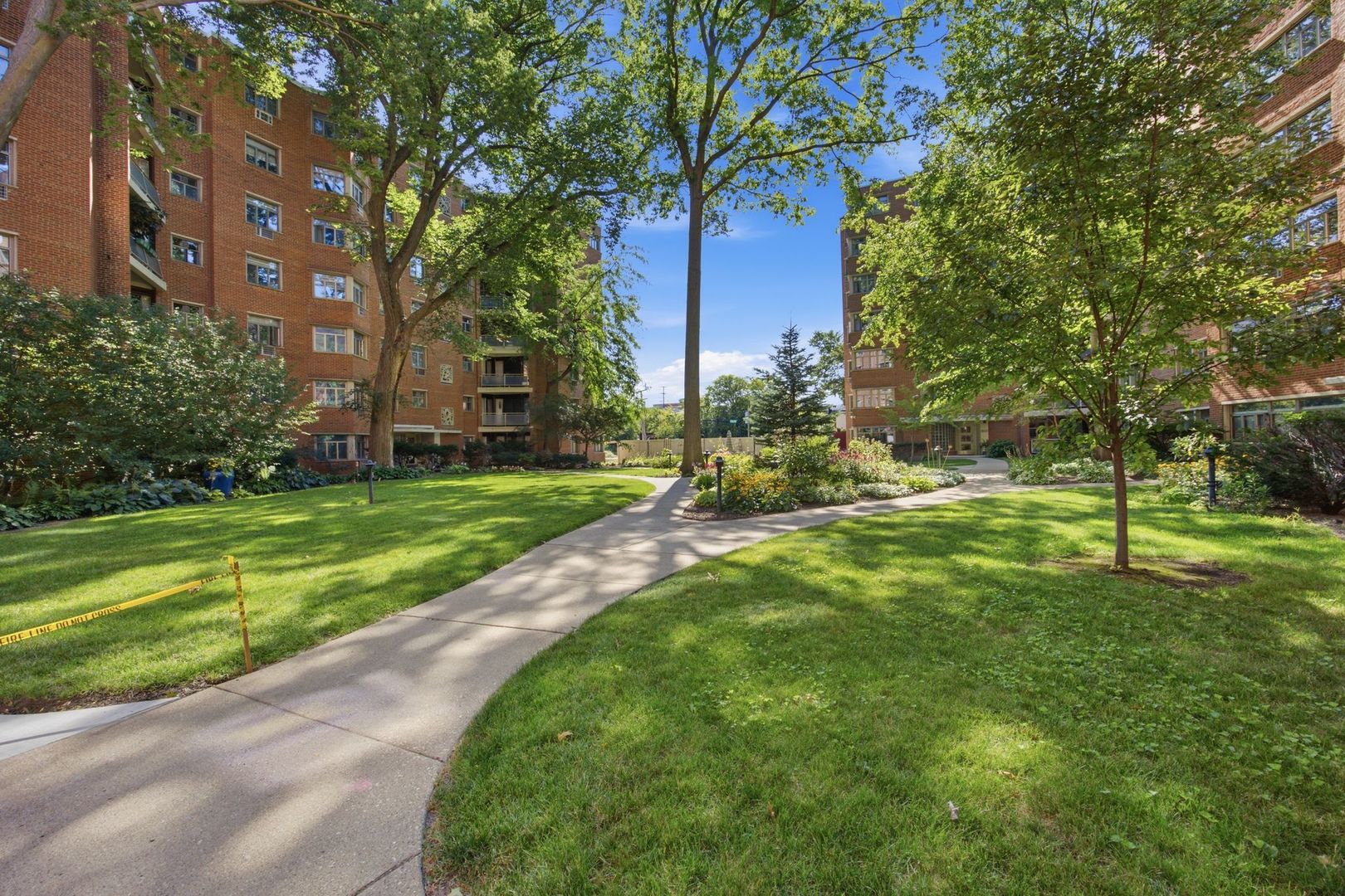 1864 SHERMAN Avenue Unit: 5SW
