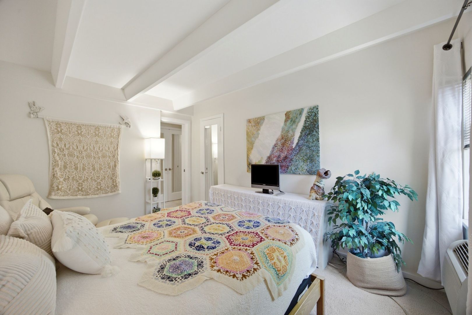 1864 SHERMAN Avenue Unit: 5SW